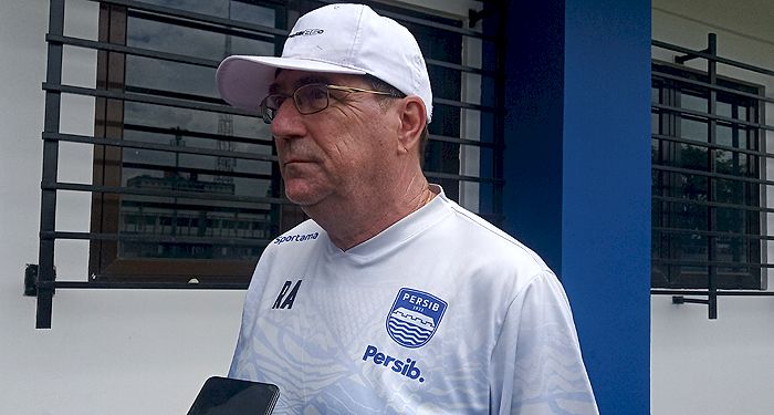 Pelatih Persib: Kami Akan Buktikan untuk Dapatkan Apa yang Hilang